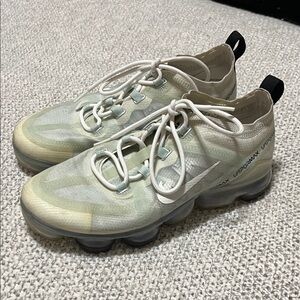 Nike VaporMax Light Cream Sneakers